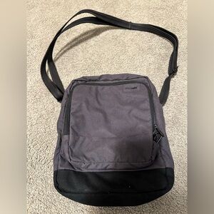 Pacsafe Citysafe LS150 Crossbody bag
